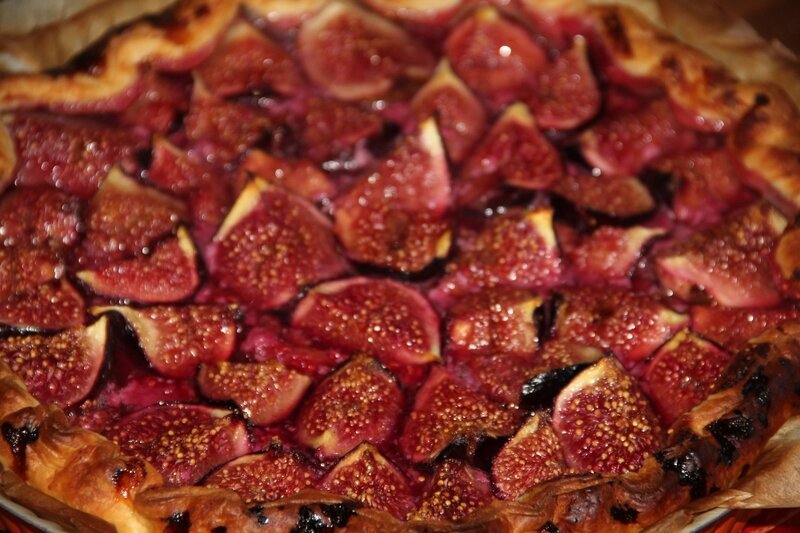 TARTE RUSTIQUE AUX FIGUES ET FRAMBOISES