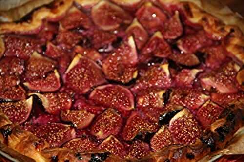 TARTE RUSTIQUE AUX FIGUES ET FRAMBOISES