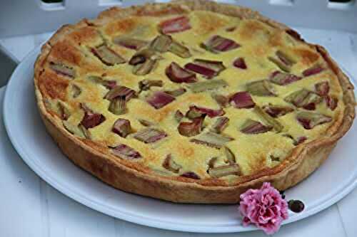 TARTE TRES MOELLEUSE A LA RHUBARBE