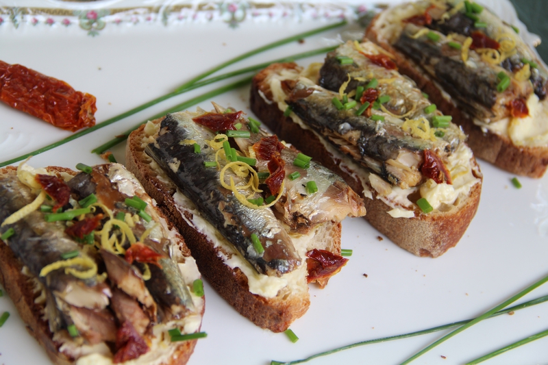 TARTINES DE SARDINES AU BEURRE CITRON