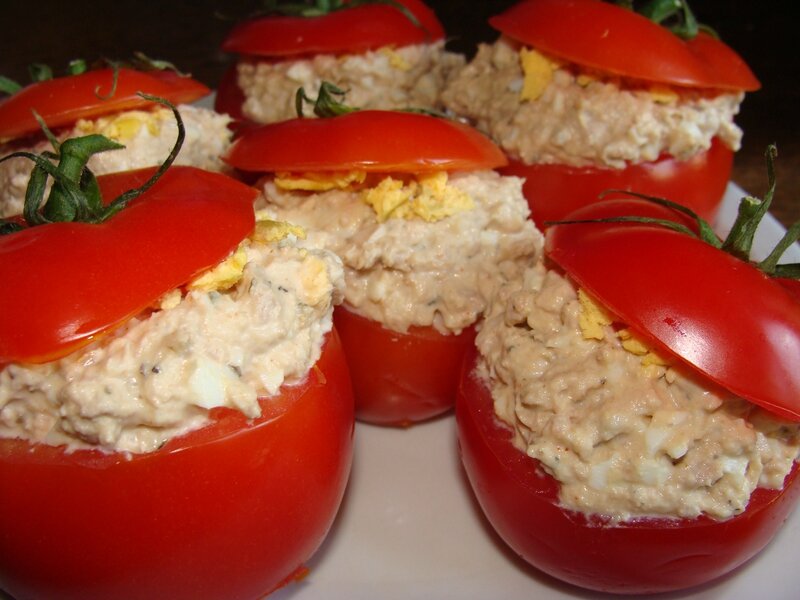 TOMATES CRUES FARCIES AU THON