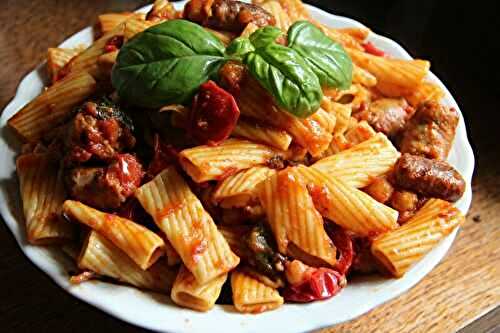 TORTIGLIONI AUX MERGUEZ ET POIVRONS