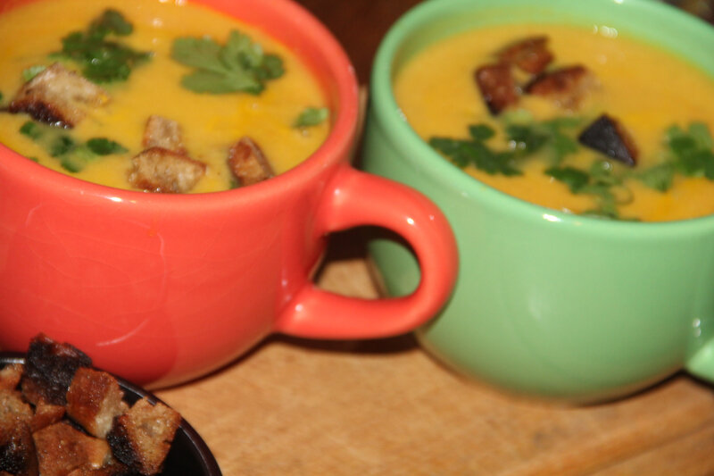 VELOUTE AU POULET, SEPT LEGUMES ET QUATRE EPICES