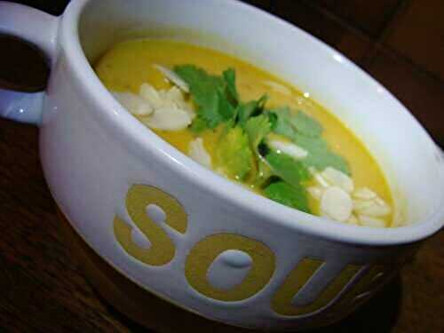 VELOUTE DE COURGE BUTTERNUT AU LAIT DE COCO ET AU CURRY