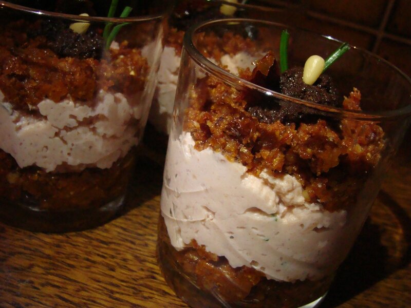 VERRINE MOUSSE DE JAMBON, PESTO DE TOMATES CONFITES