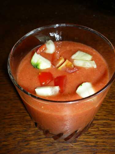 GASPACHO DE TOMATES, POIVRON ET CONCOMBRE