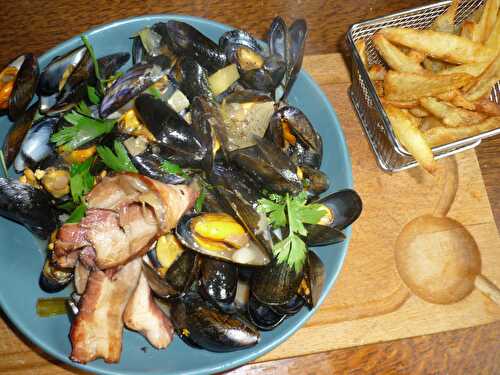 MOULES DE BOUCHOT AU CIDRE, A LA POMME, A LA CREME ET AU LARD