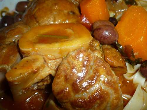 OSSO BUCO AUX CAROTTES, AGRUMES ET OLIVES NOIRES DE MENTON