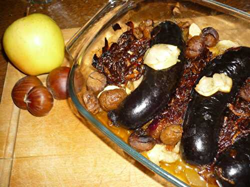 BOUDINS NOIRS AUX CHATAIGNES AU FOUR, CONFIT D'OIGNONS ROUGES, POMMES FONDANTES ET CHATAIGNES