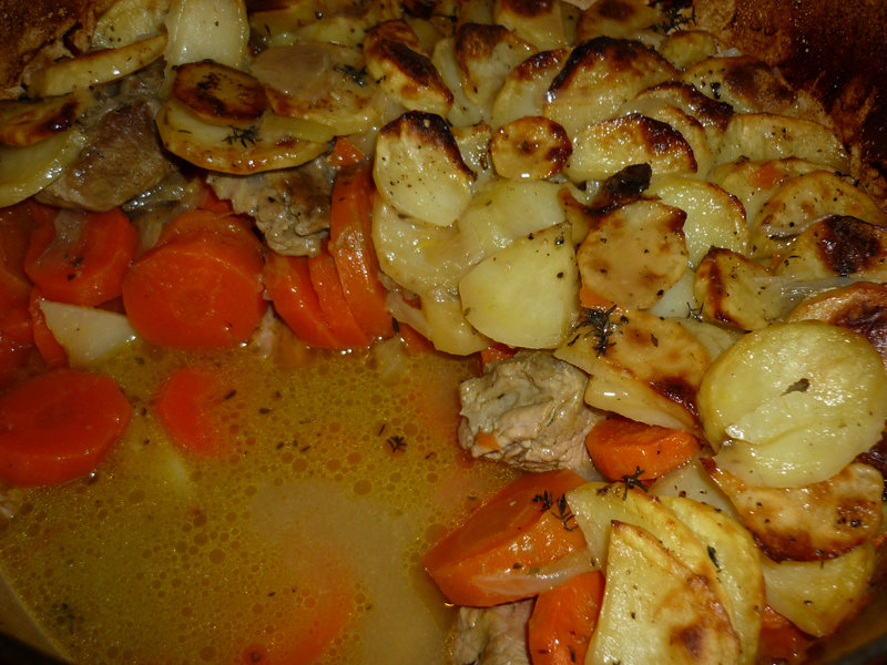 MITONNE DE VEAU AUX CAROTTES EN CROUTE DE POMMES DE TERRE