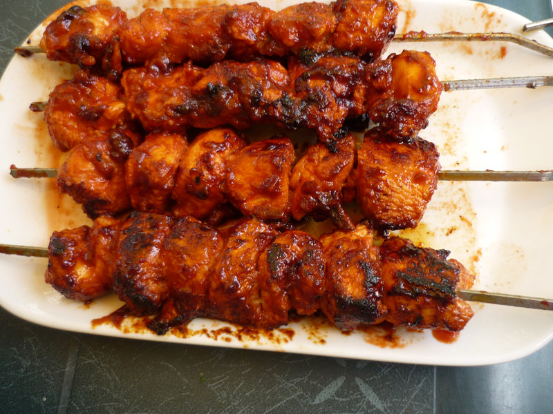 BROCHETTES DE POULET MARINADE EPICEE