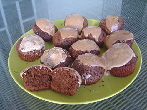 Les cupcakes au chocolat et aux petits oursons guimauve Cémoi de Julie