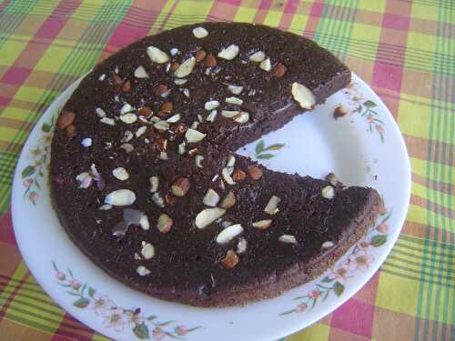 Un gâteau au chocolat genre brownie