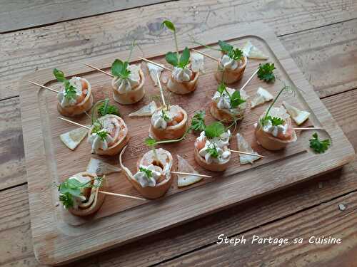 Roulades de saumon et perles d'agar-agar au citron