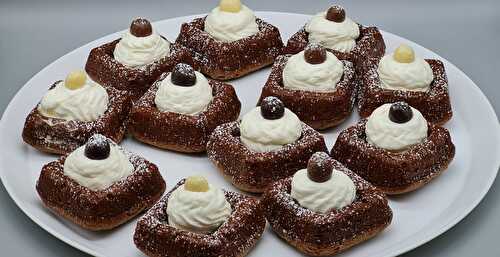 Savarins Moelleux Chocolat et Chantilly