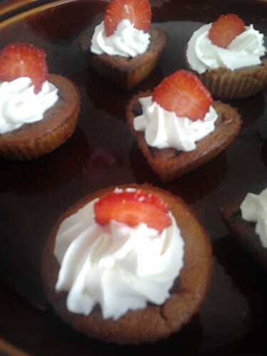 Cupcakes fraises et chantilly - Blandine à la cuisine
