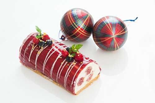 Bûche de Noël aux fruits rouges et au chocolat blanc facile