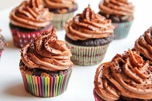 Recette Cupcakes au chocolat avec glaçage rapide et facile