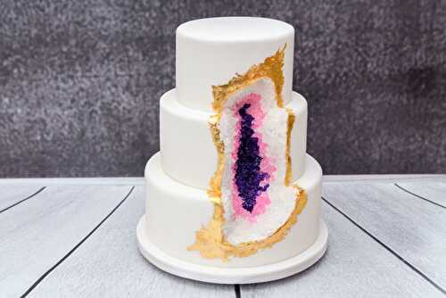 Recette du Geode Cake avec des cristaux de sucre brillants