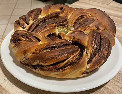 Brioche Babka chocolat au lait tressée pour le goûter