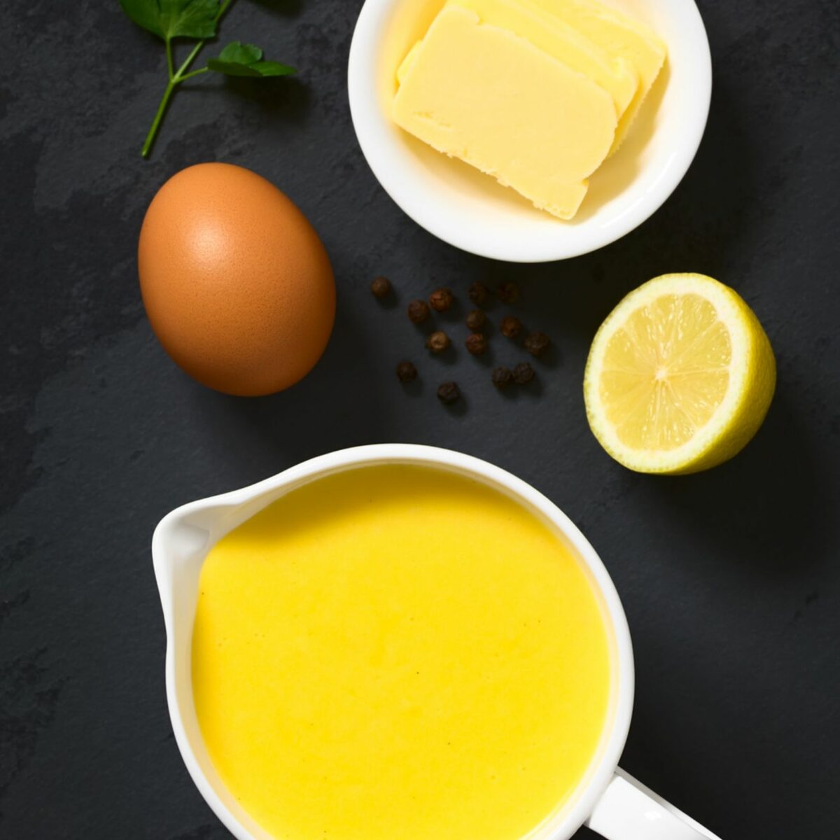 Sauce hollandaise maison au poivre blanc