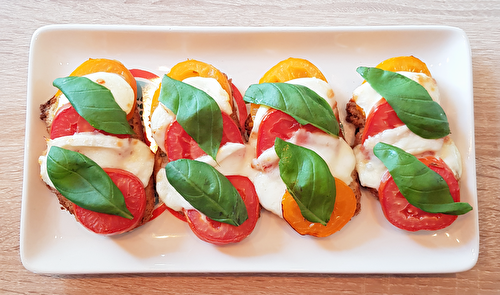 Bruschettas tomates mozzarella