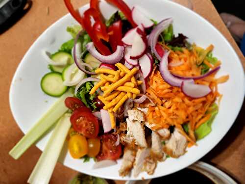 Poke bowl au poulet frit et orzo