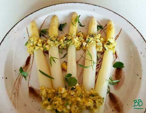 Asperges blanches, sauce gribiche - Bon, Bio, la tambouille des Chabrouille