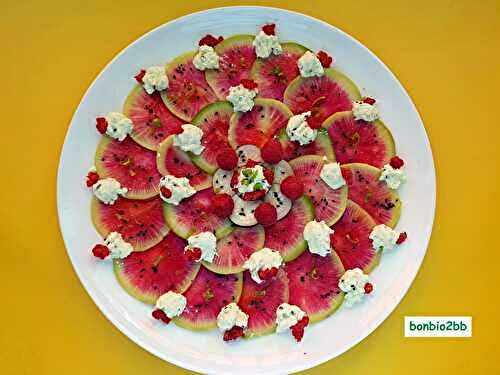 Carpaccio de radis red meat, au chèvre citronné et framboises - Bon, Bio, la tambouille des Chabrouille