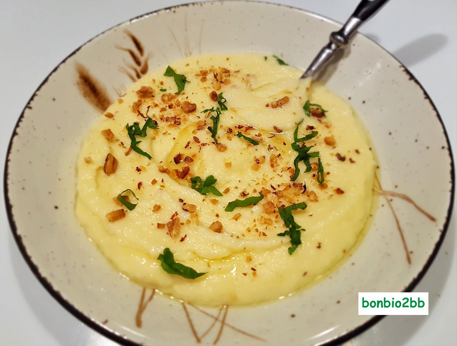 Velouté de panais à l'huile de noisette - Bon, Bio, la tambouille des Chabrouille