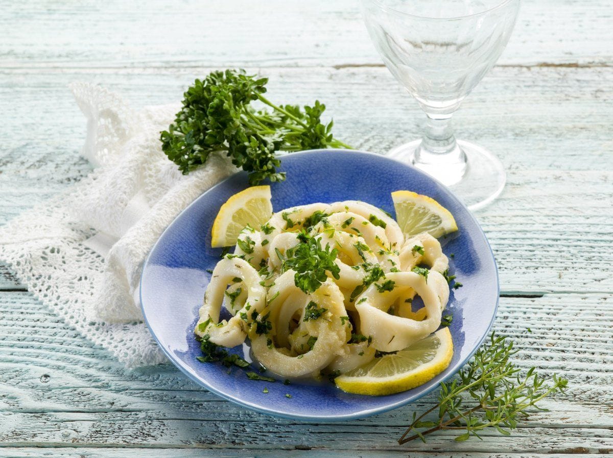 Anneaux de calamar au persil et citron