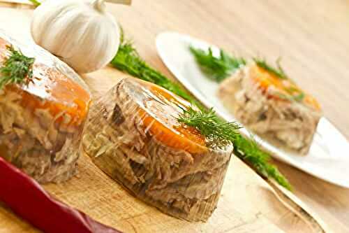 Aspic de poulet et légumes en gelée