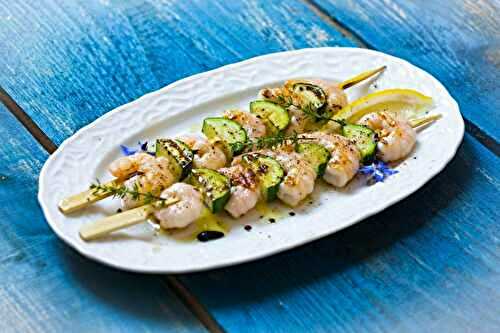 Brochettes de crevettes et courgettes, marinade au thym