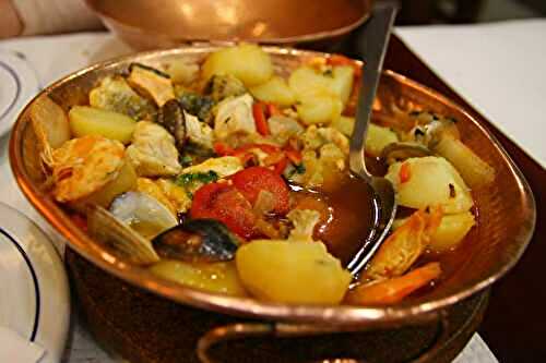 Cataplana de poissons et fruits de mer