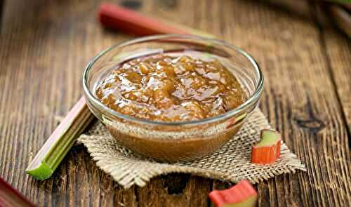 Compote de rhubarbe fondante