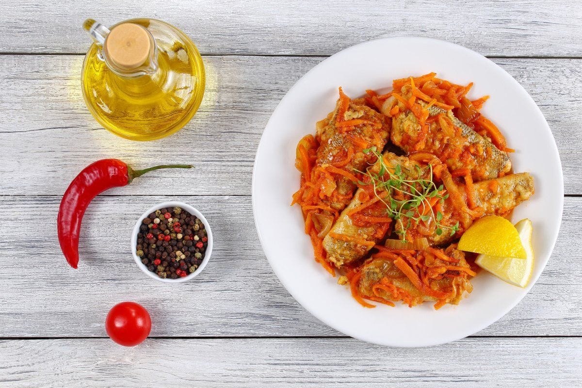 Filets de poisson en escabèche
