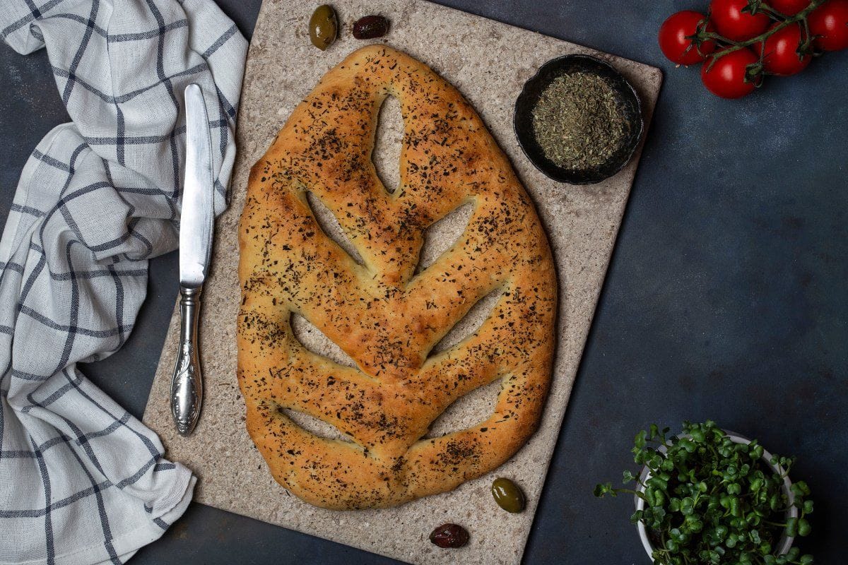 Fougasse au sésame et aux herbes
