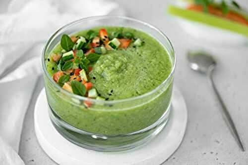 Gaspacho de concombre et herbes fraîches