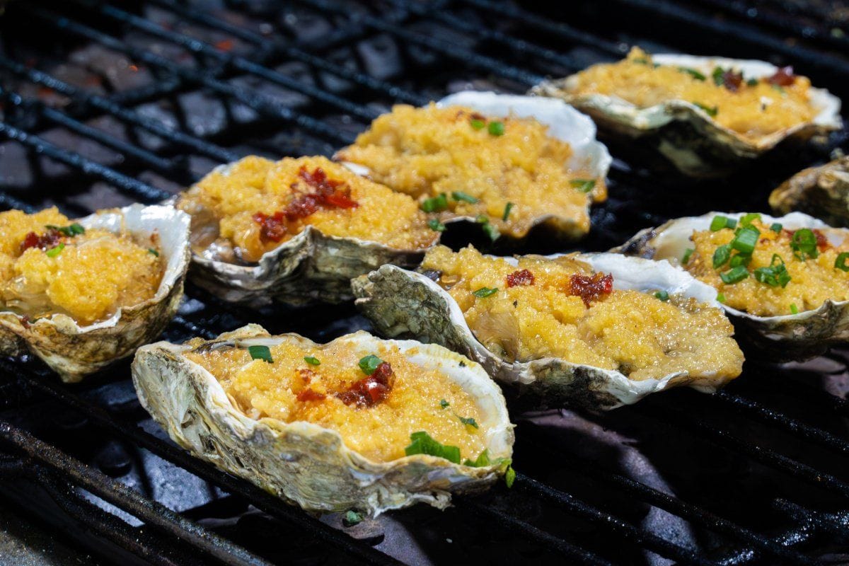 Huîtres grillées au parmesan et bacon