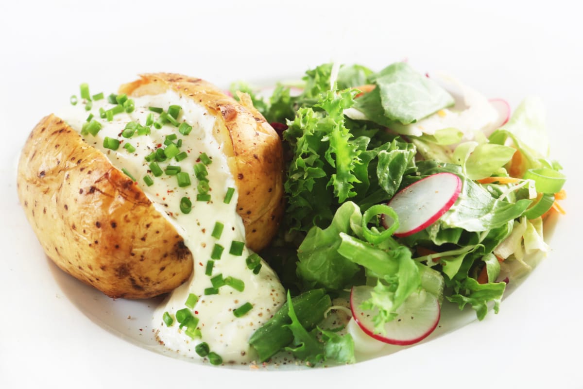 Jacket potato, crème à la ciboulette