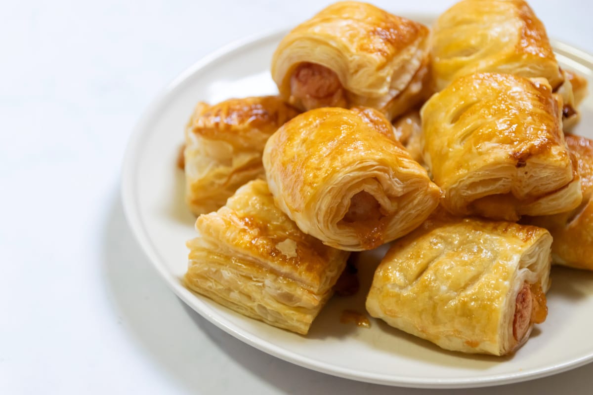 Mini-roulés feuilletés à la saucisse