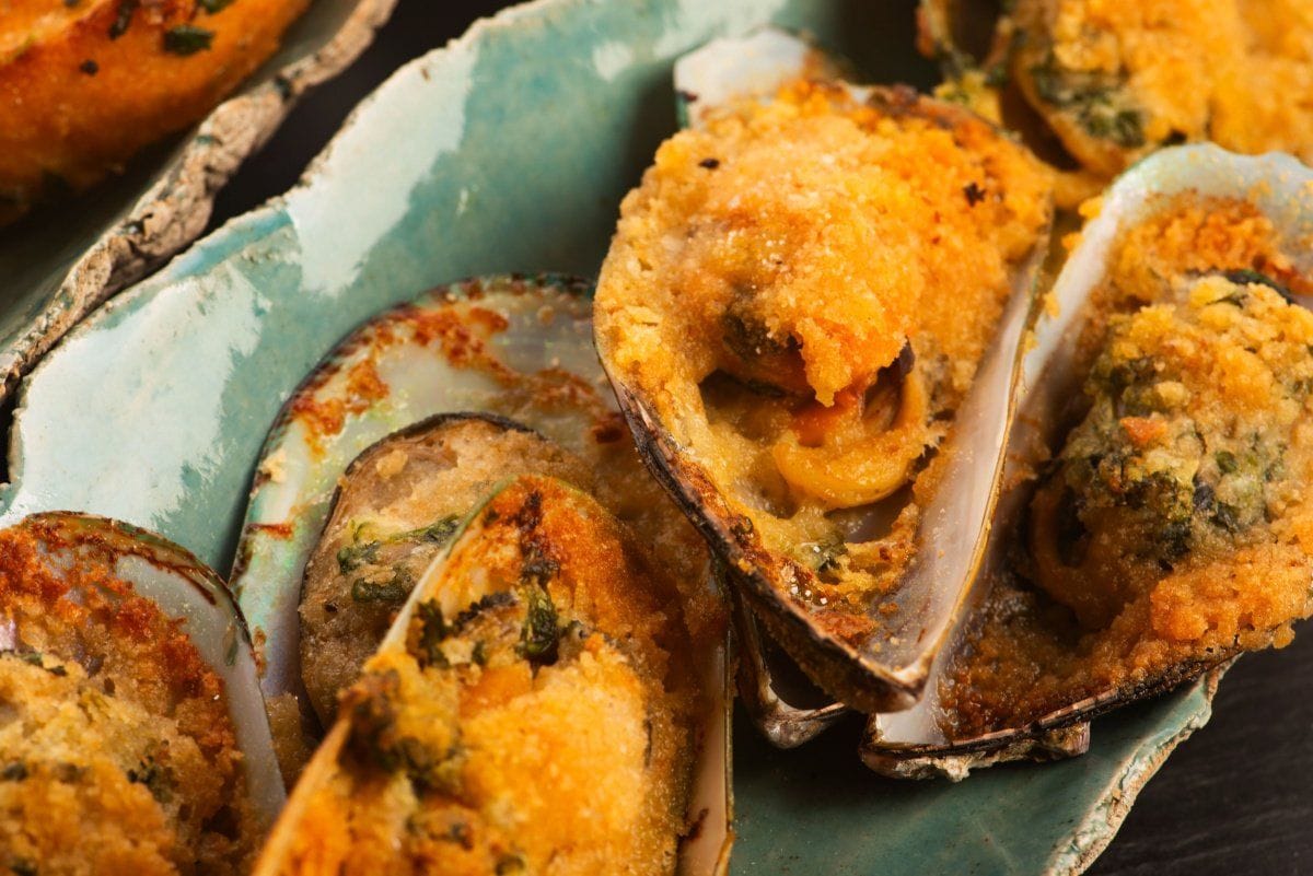 Moules gratinées à l'ail et à la chapelure