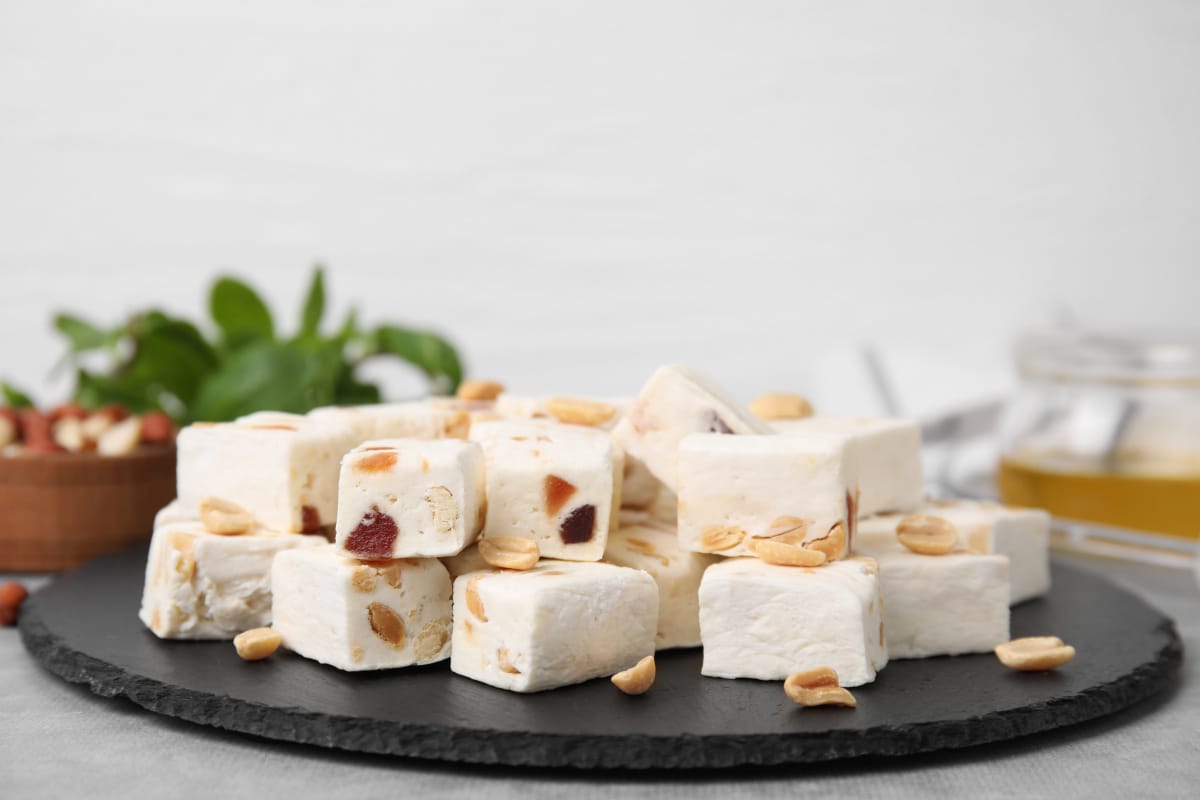 Nougat maison aux cacahuètes et fruits secs
