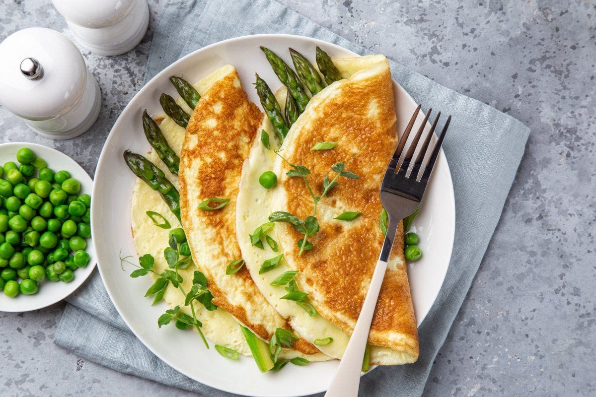 Omelette aux asperges et petits pois
