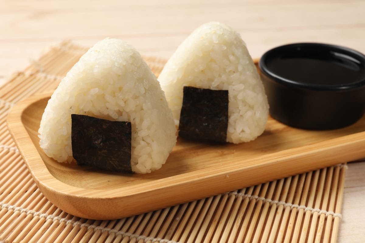 Onigiri japonais traditionnels