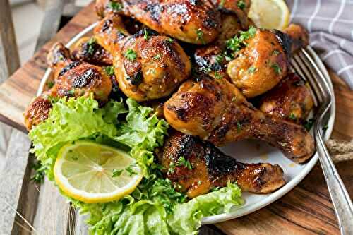 Pilons de poulet grillés et laqués au citron et persil