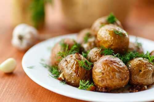 Pommes de terre grenaille à l'ail et à l'aneth