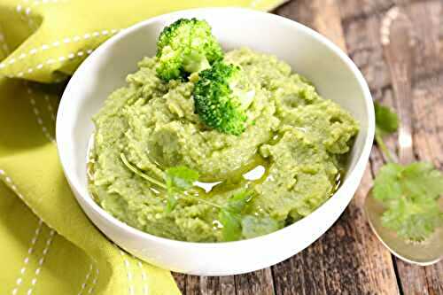 Purée de brocoli à l'huile d'olive et coriandre