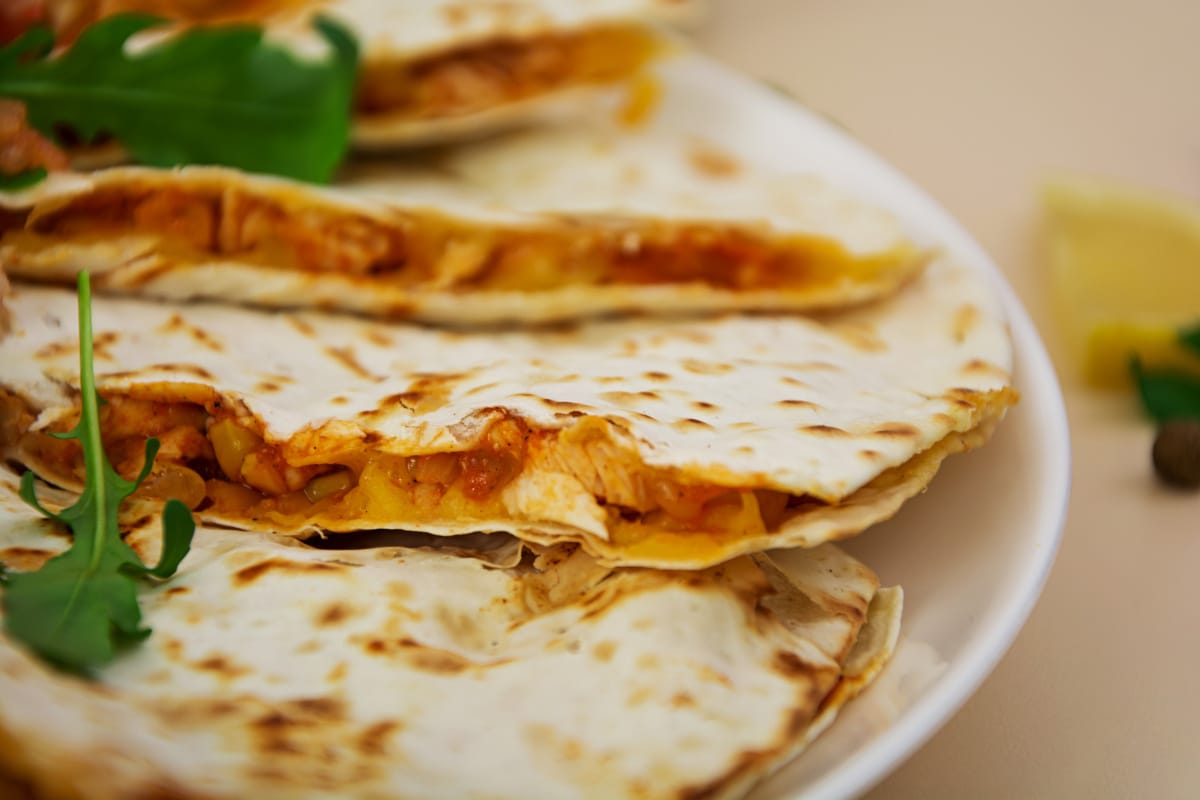 Quesadillas au poulet et maïs
