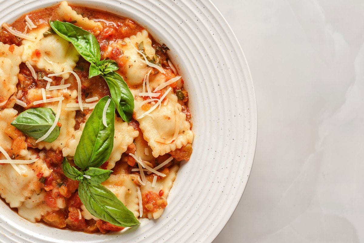 Raviolis maison à la sauce tomate et basilic